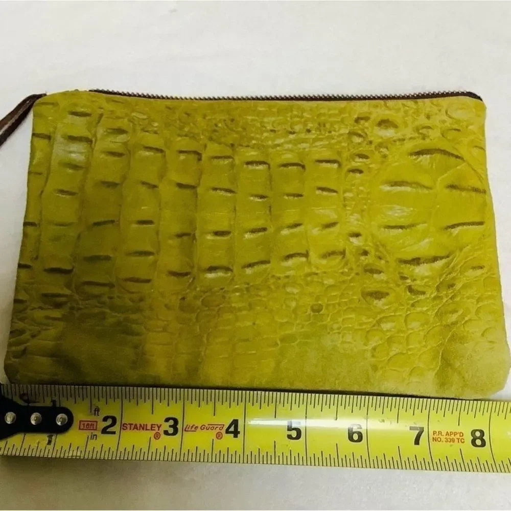 ALLIGATOR EMBOSSED GREEN MAKE UP BAG - Picture 3 of 4